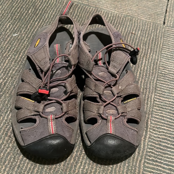 Keen Sandals Sz. 8.5 - Picture 3 of 4